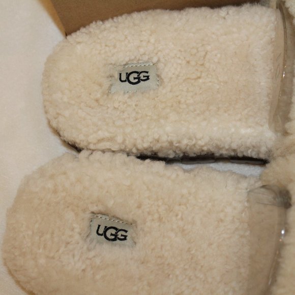 NIB UGG WOMEN'S‎ COZETTA CURLY SHEARLING LOGO SLIPPER SANDALS NATURAL BLA… - Picture 4 of 6